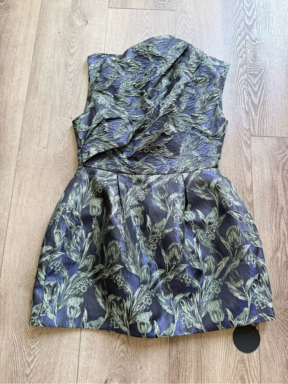 elliatt luella blue shimmer floral jacquard asymmetrical tulip mini dress medium